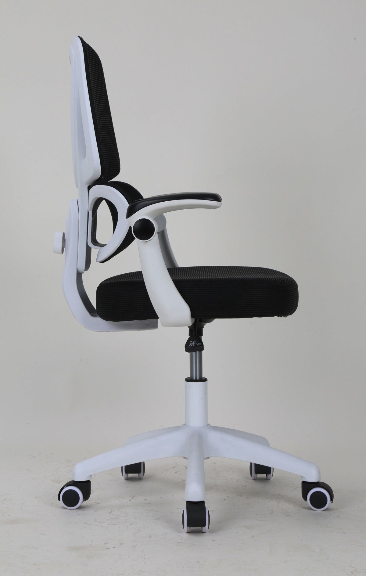 TASK CHAIR - BLACK/WHITE