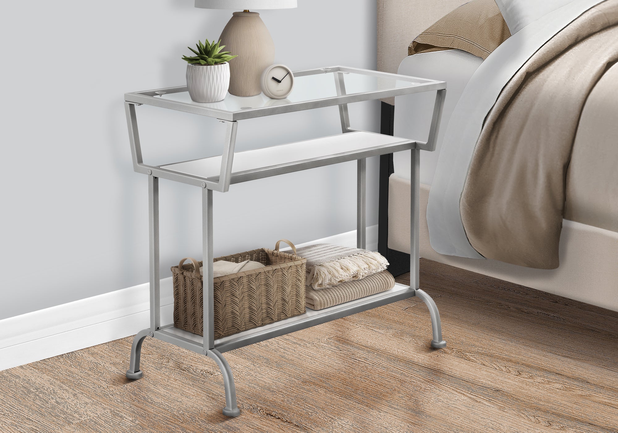 ACCENT TABLE - 22""H / WHITE / SILVER / TEMPERED GLASS