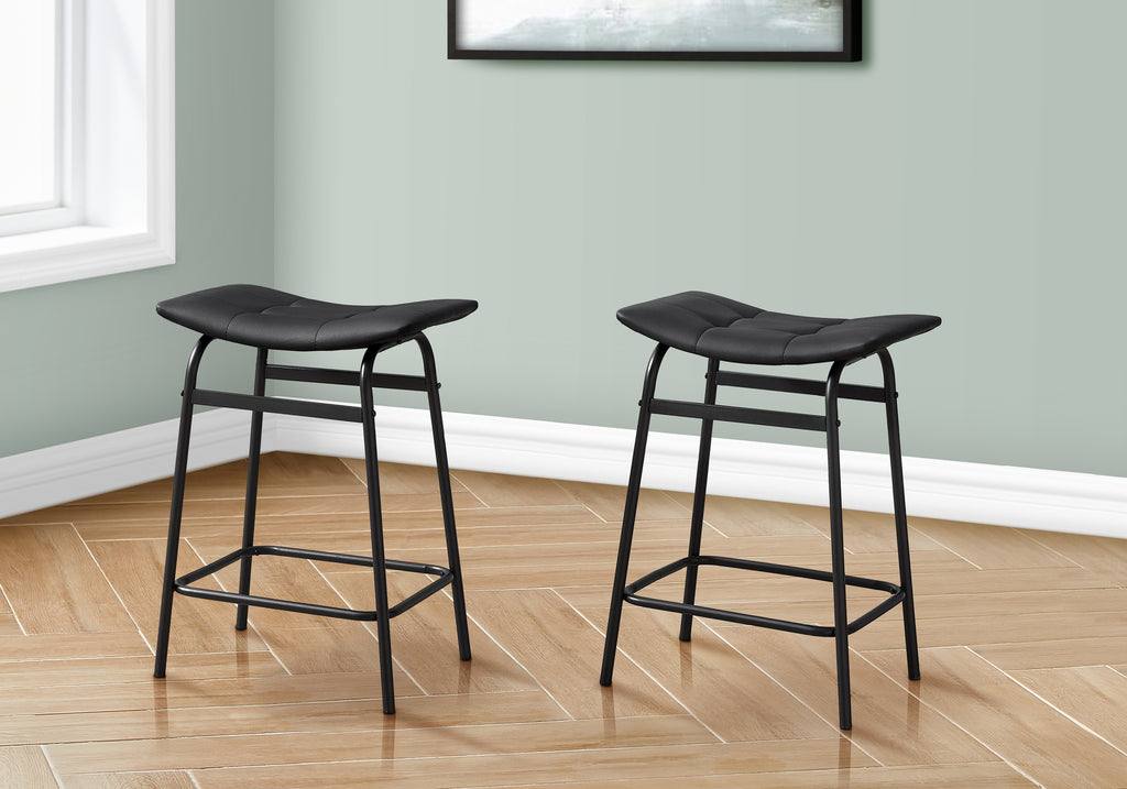BARSTOOL - 2PCS / BLACK PU / BLACK METAL COUNTER HEIGHT