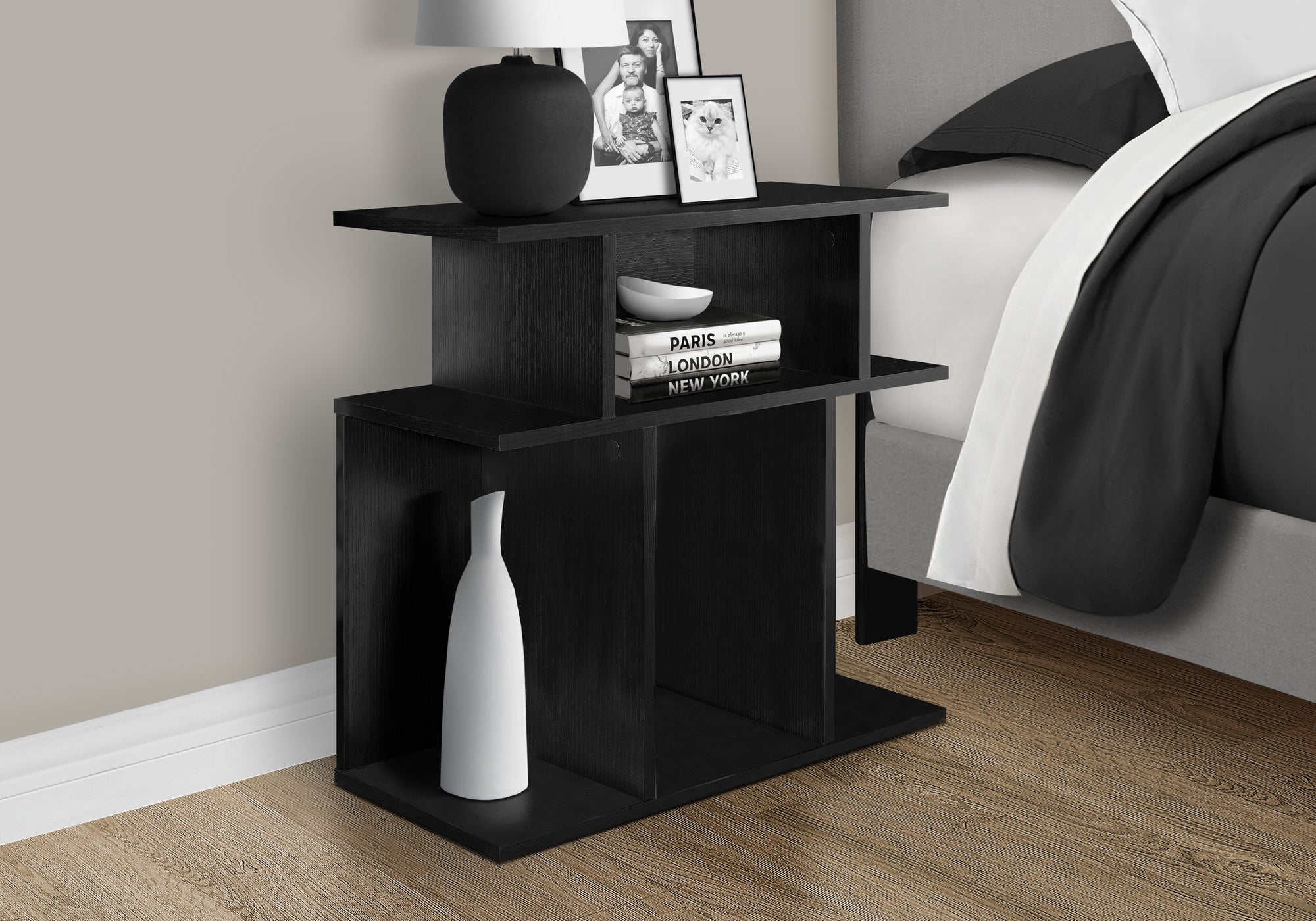 ACCENT TABLE - 24""H / BLACK