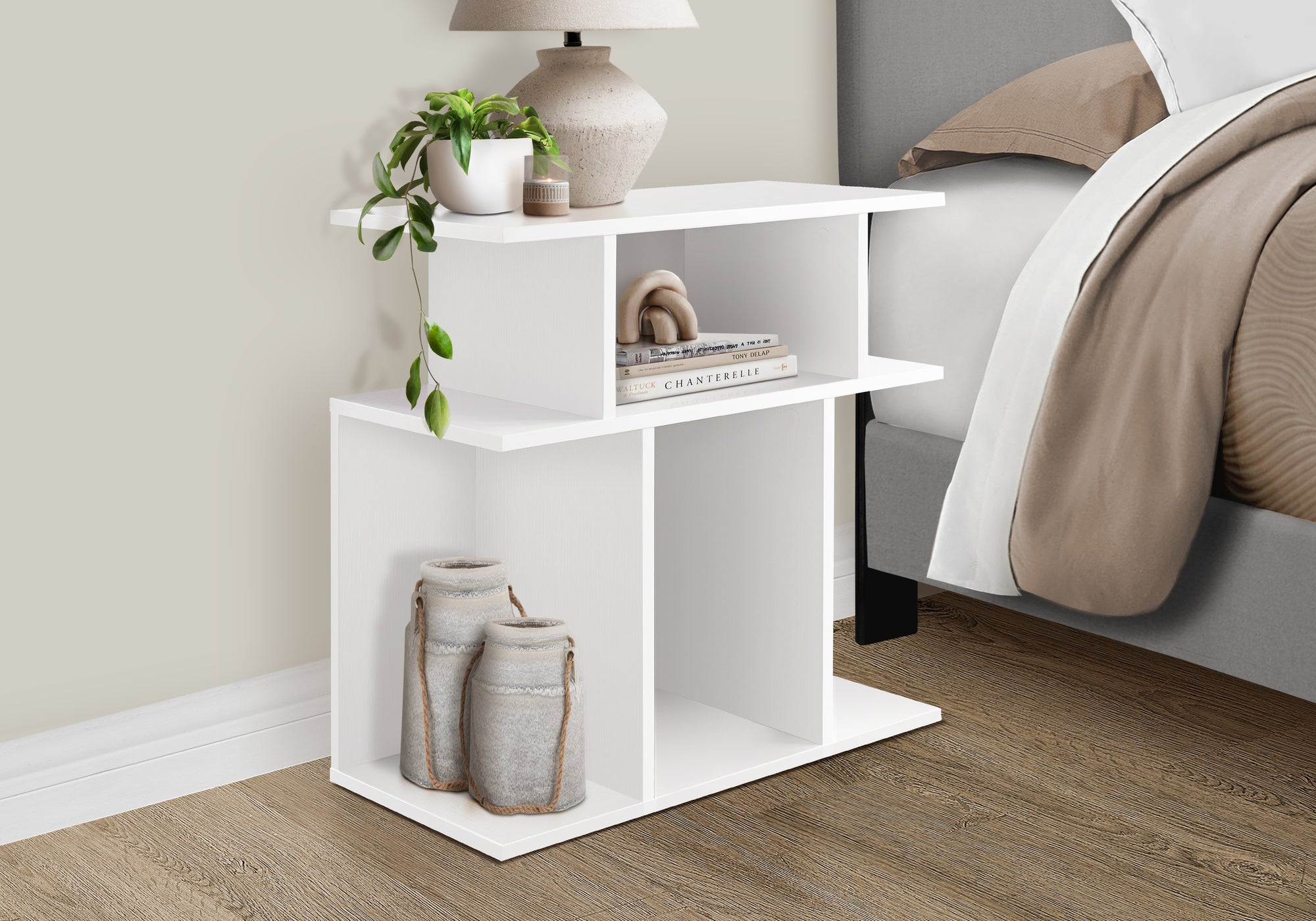 ACCENT TABLE - 24""H / WHITE
