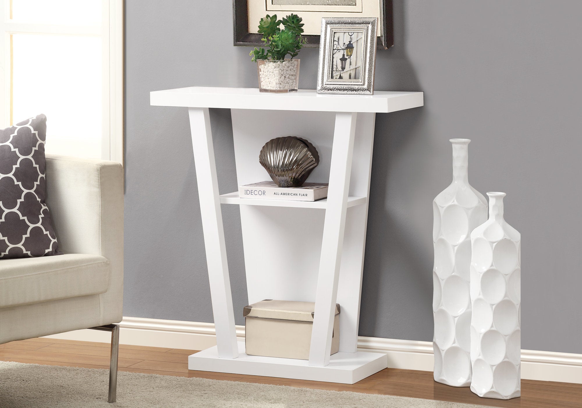 ACCENT TABLE - 32""L / WHITE HALL CONSOLE