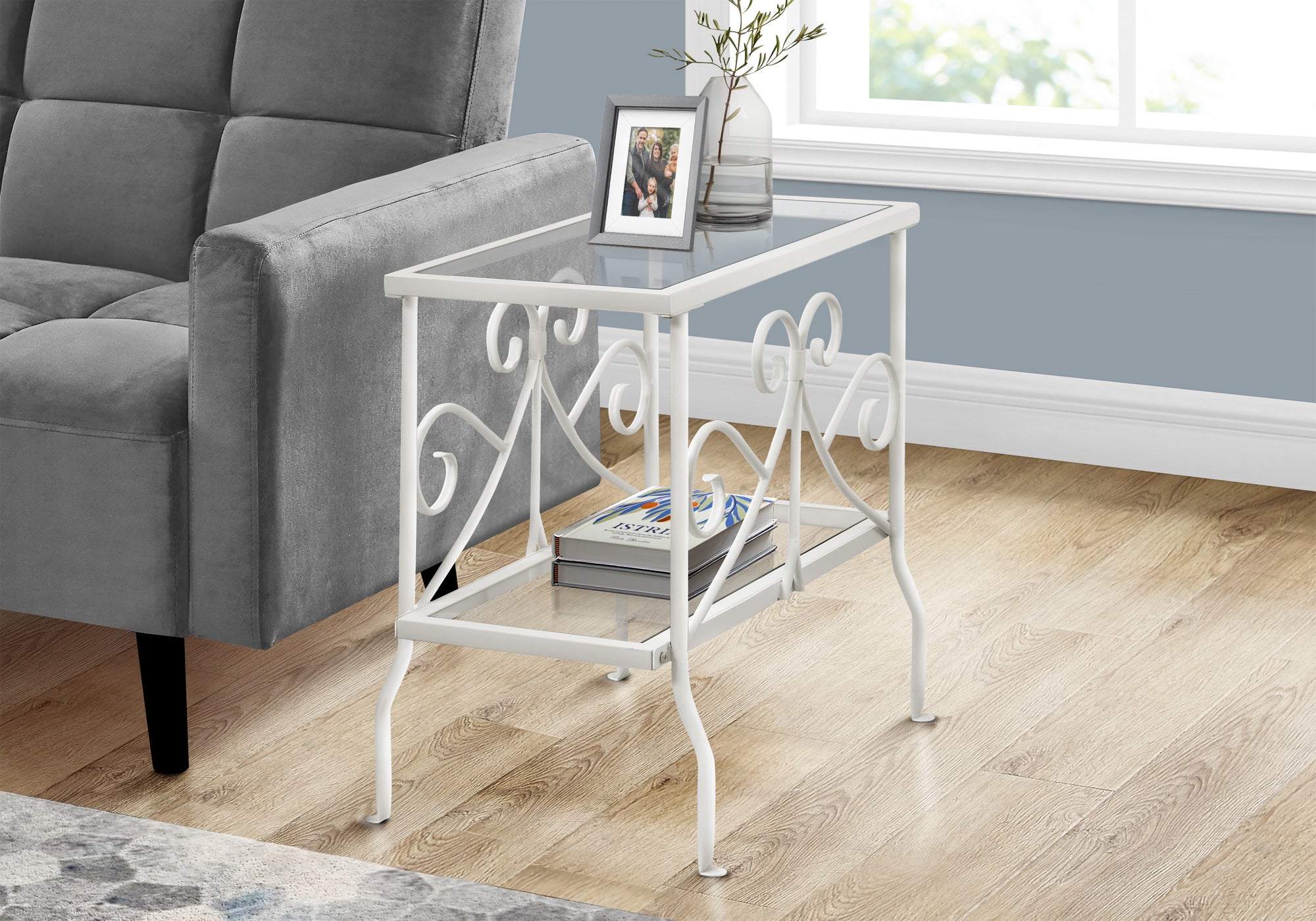 ACCENT TABLE - WHITE METAL WITH TEMPERED GLASS