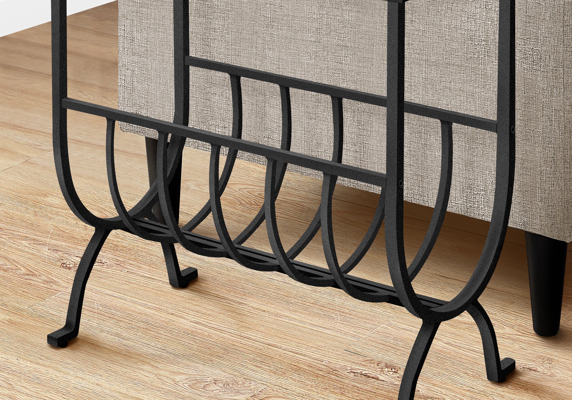 ACCENT TABLE - BLACK METAL WITH TEMPERED GLASS