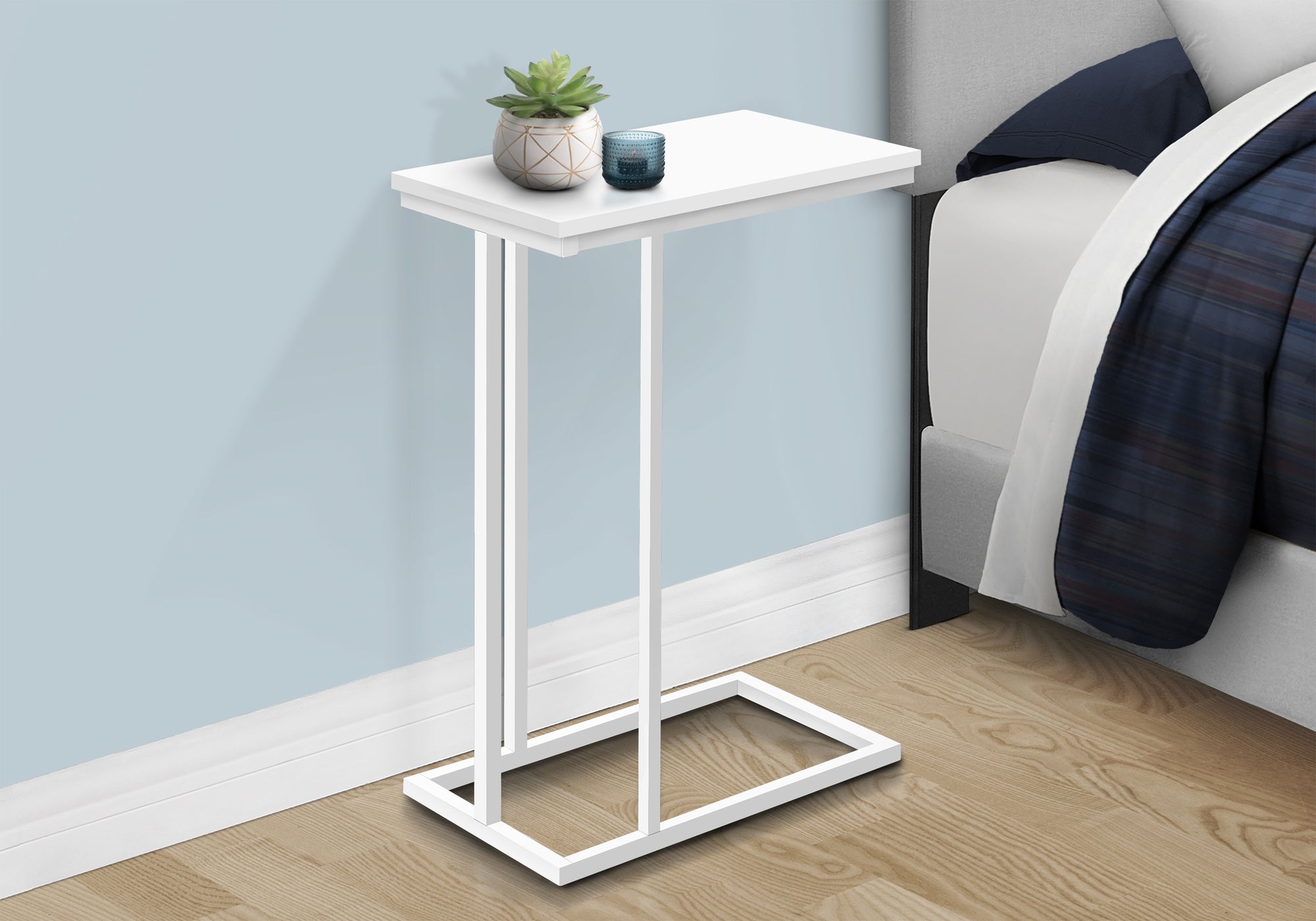 ACCENT TABLE - 25""H /WHITE / WHITE METAL