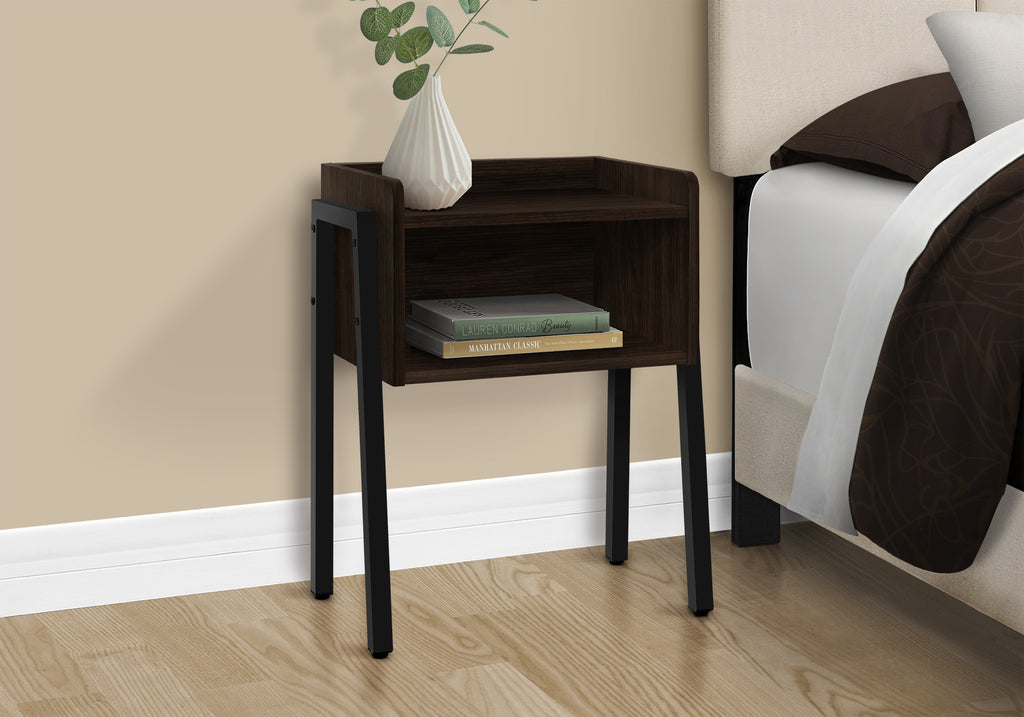 ACCENT TABLE - 23""H / ESPRESSO / BLACK METAL
