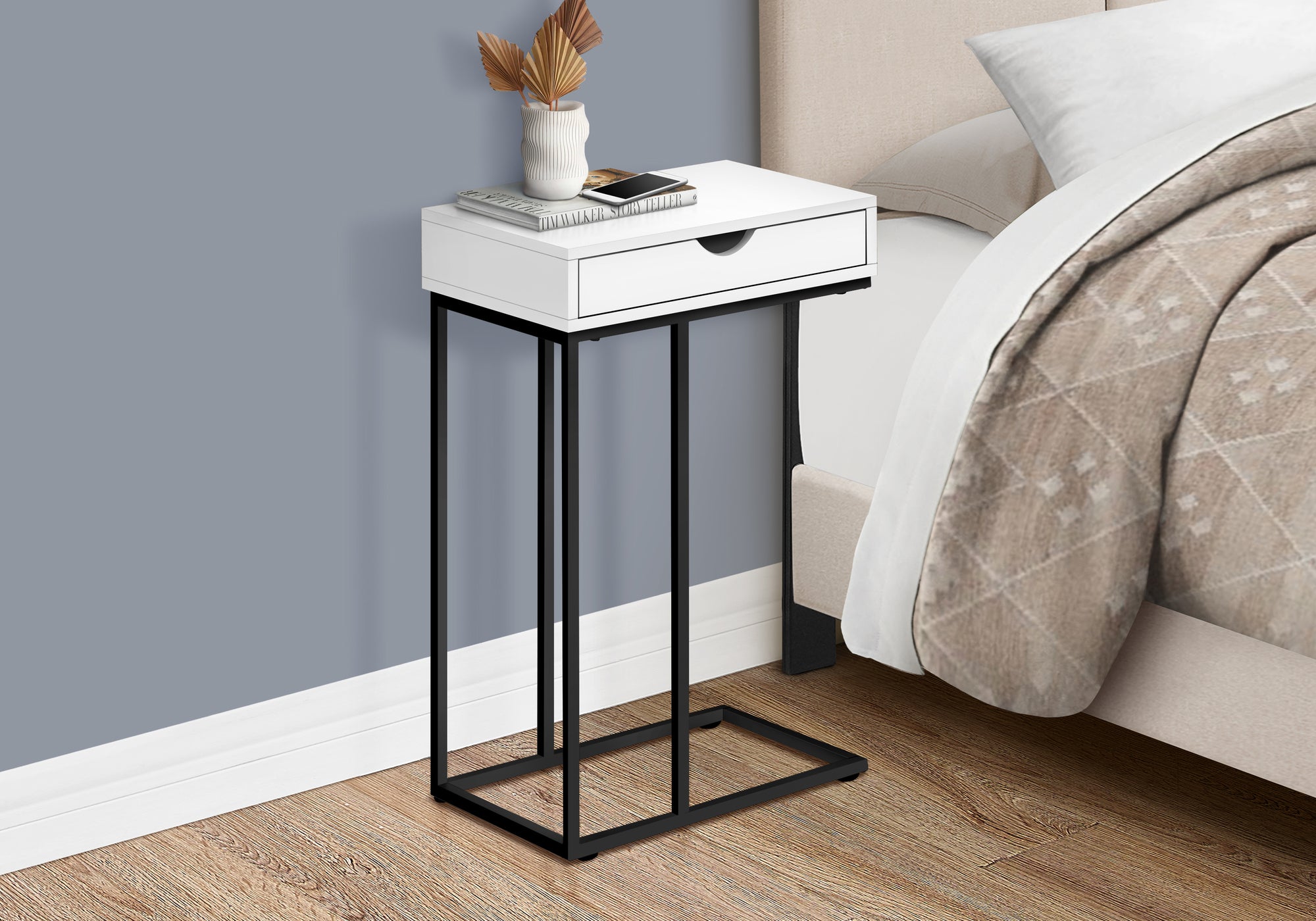 ACCENT TABLE - 25""H / WHITE / BLACK METAL