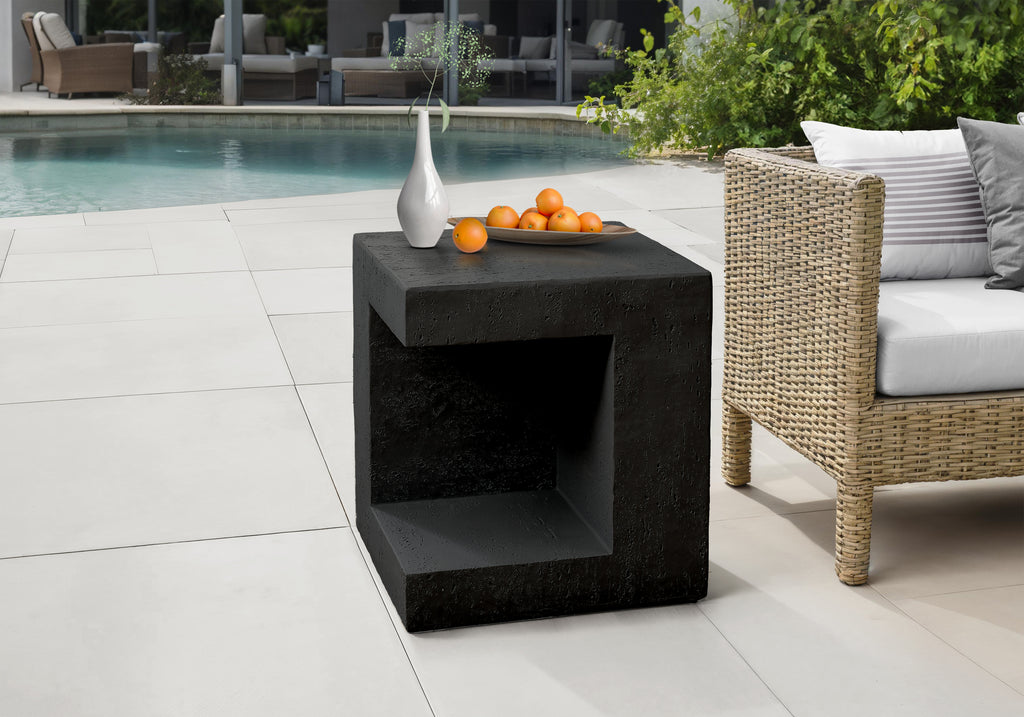 ACCENT TABLE - 25""H / BLACK INDOOR OR OUTDOOR