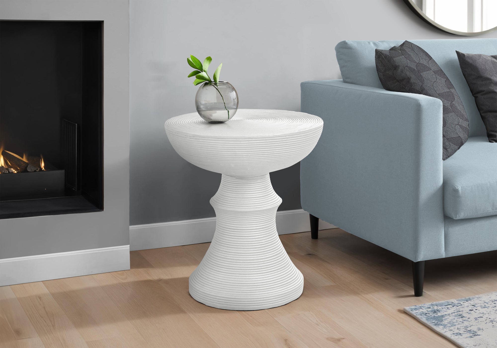 ACCENT TABLE - 25""H / WHITE INDOOR OR OUTDOOR