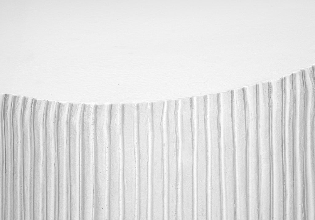 ACCENT TABLE - 25""H / WHITE INDOOR OR OUTDOOR