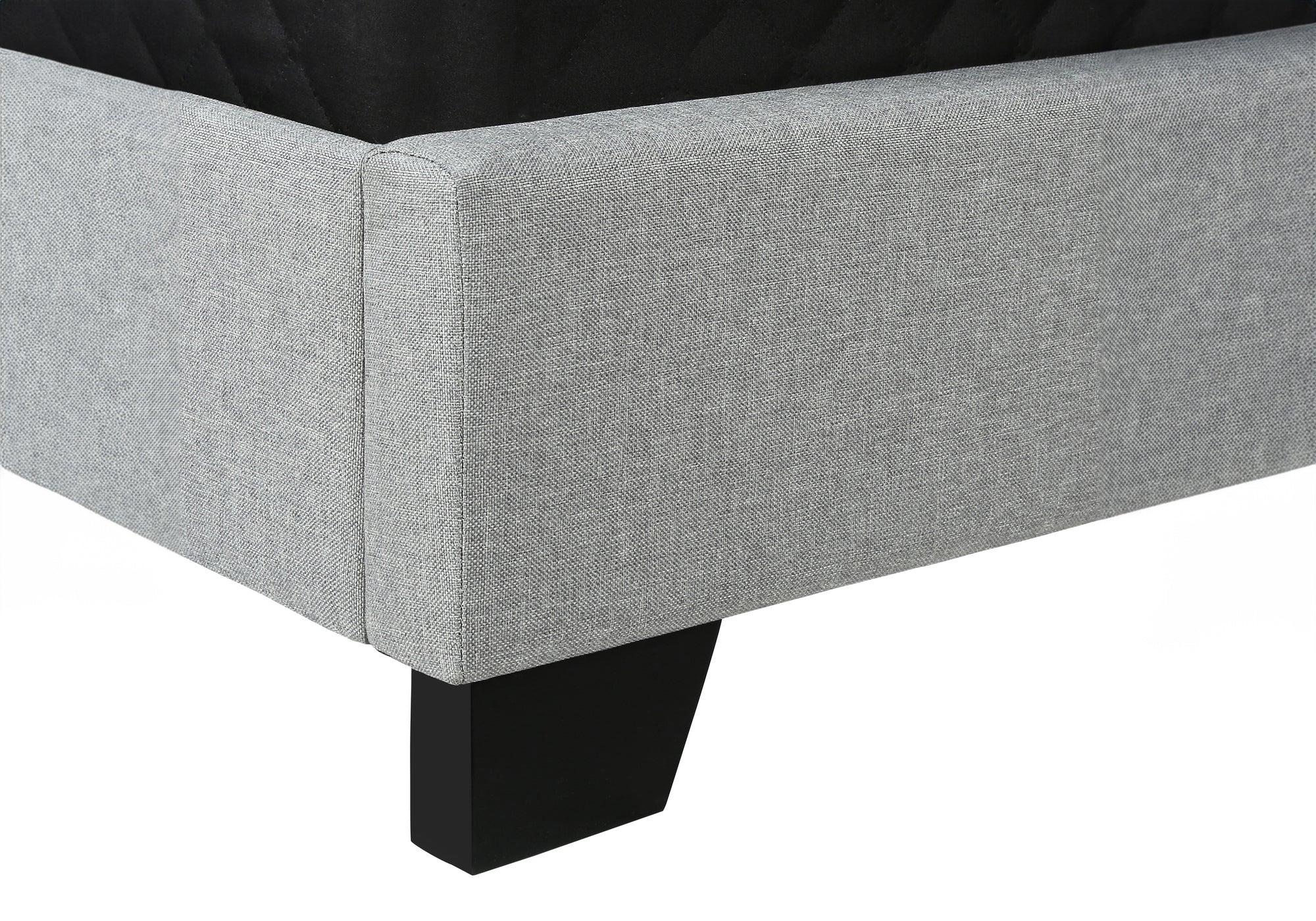 BED - QUEEN SIZE / LIGHT GREY VELVET WITH CHROME TRIM