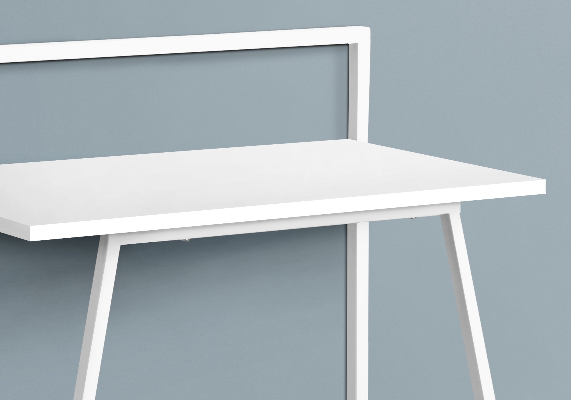 COMPUTER DESK - 30""L / JUVENILE WHITE / WHITE METAL