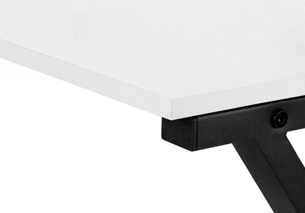 COMPUTER DESK - 55""L / WHITE TOP / BLACK METAL CORNER