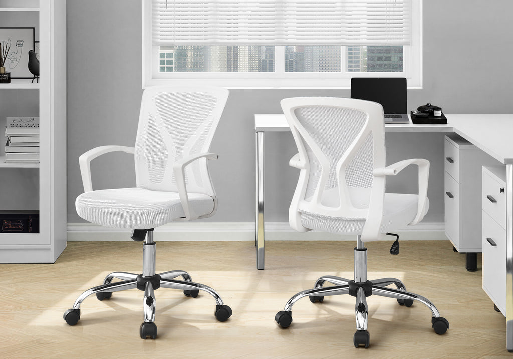 OFFICE CHAIR - WHITE / CHROME BASE ON CASTORS