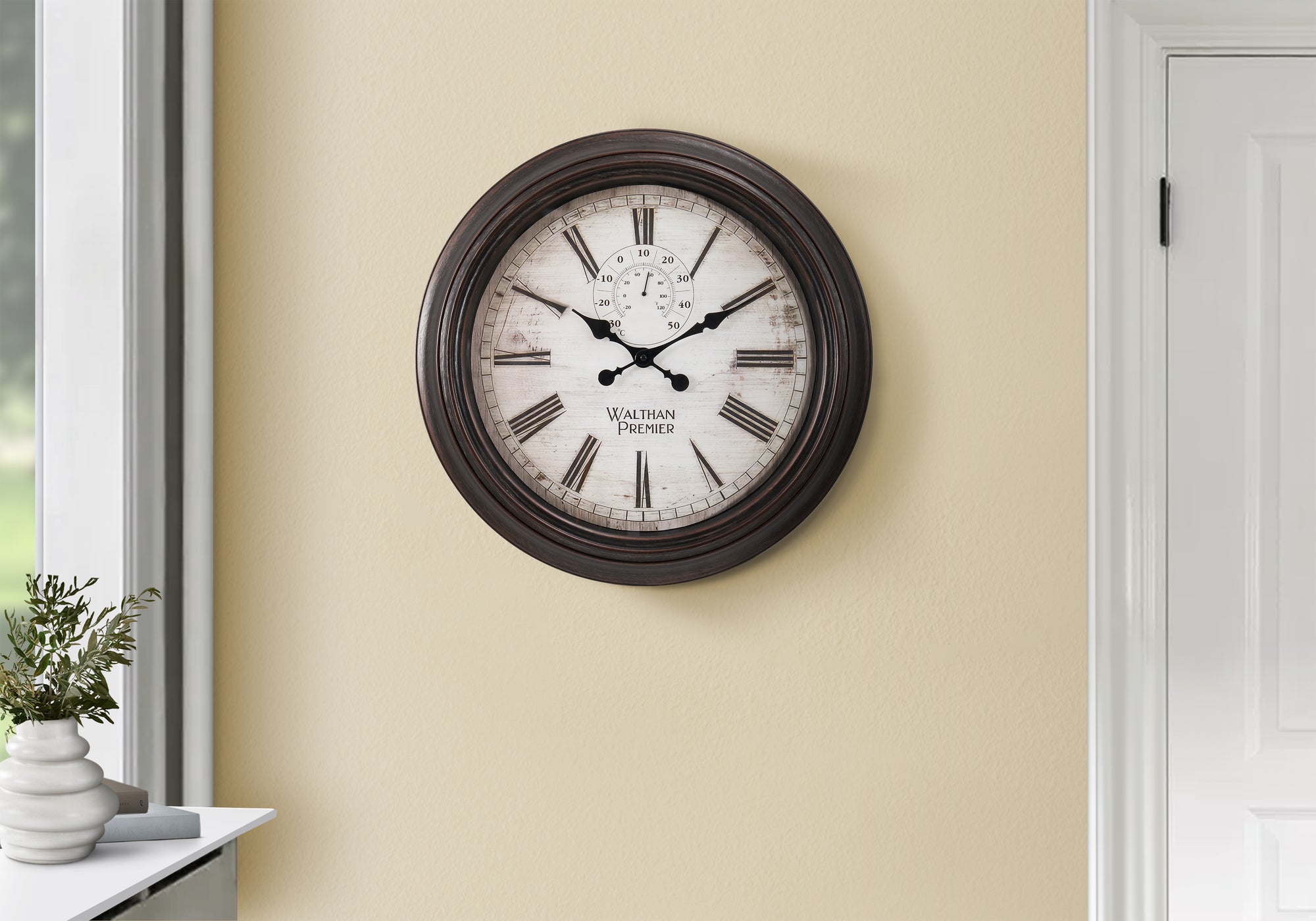 CLOCKS - 20""DIA / WALL CLOCK / BROWN