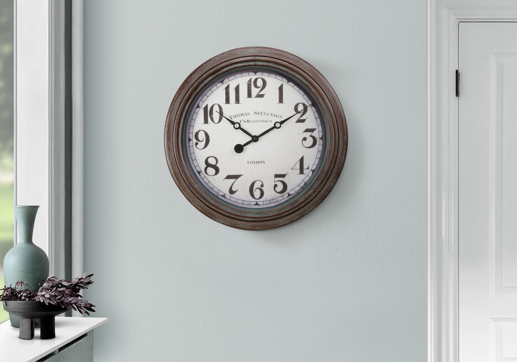 CLOCKS - 20""DIA / WALL CLOCK / ANTIQUE BROWN