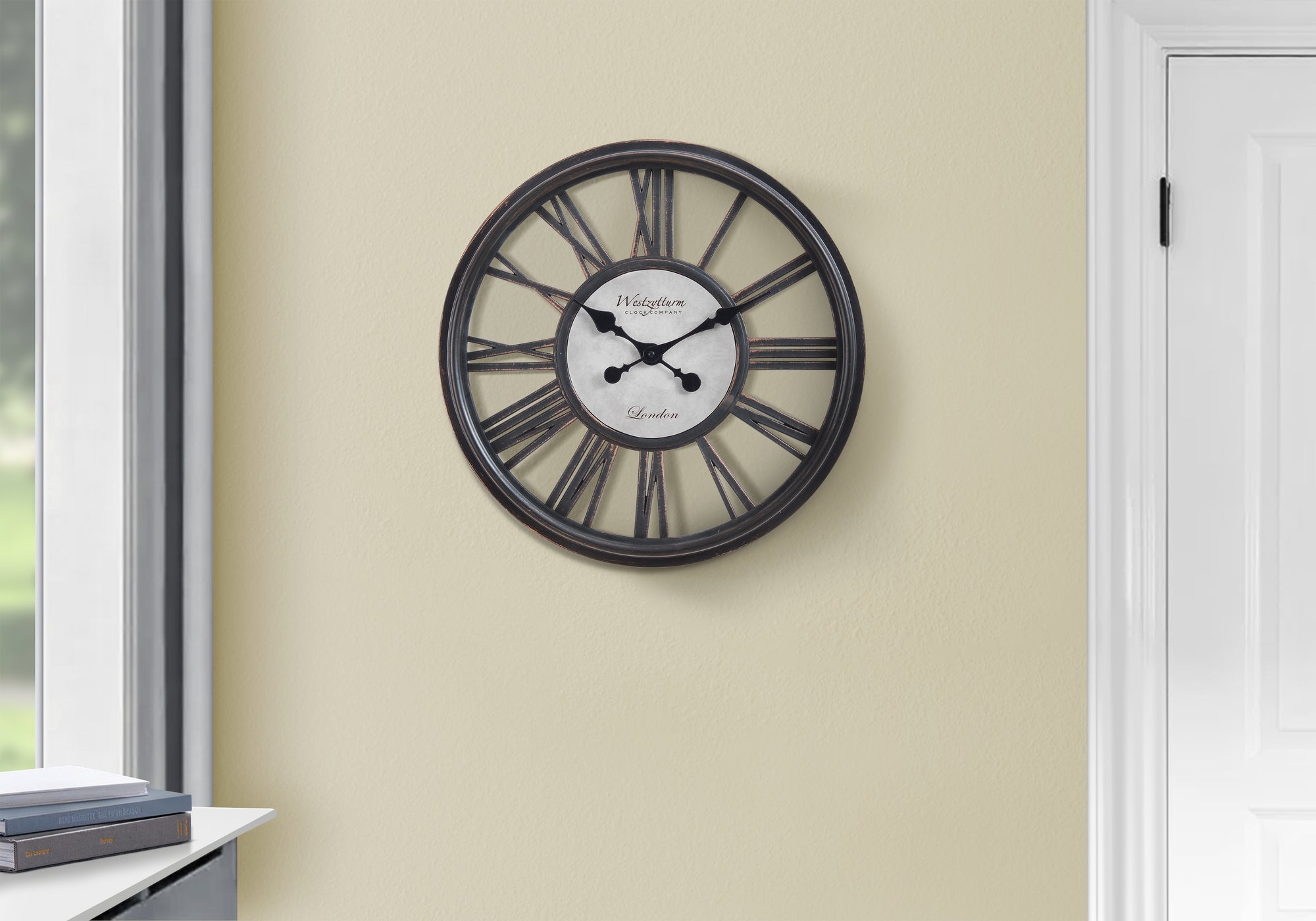 CLOCKS - 18""DIA / WALL CLOCK / ANTIQUE BLACK