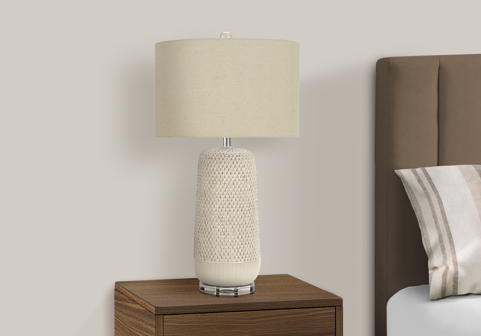 LIGHTING - 31""H TABLE LAMP CREAM CERAMIC / BEIGE SHADE