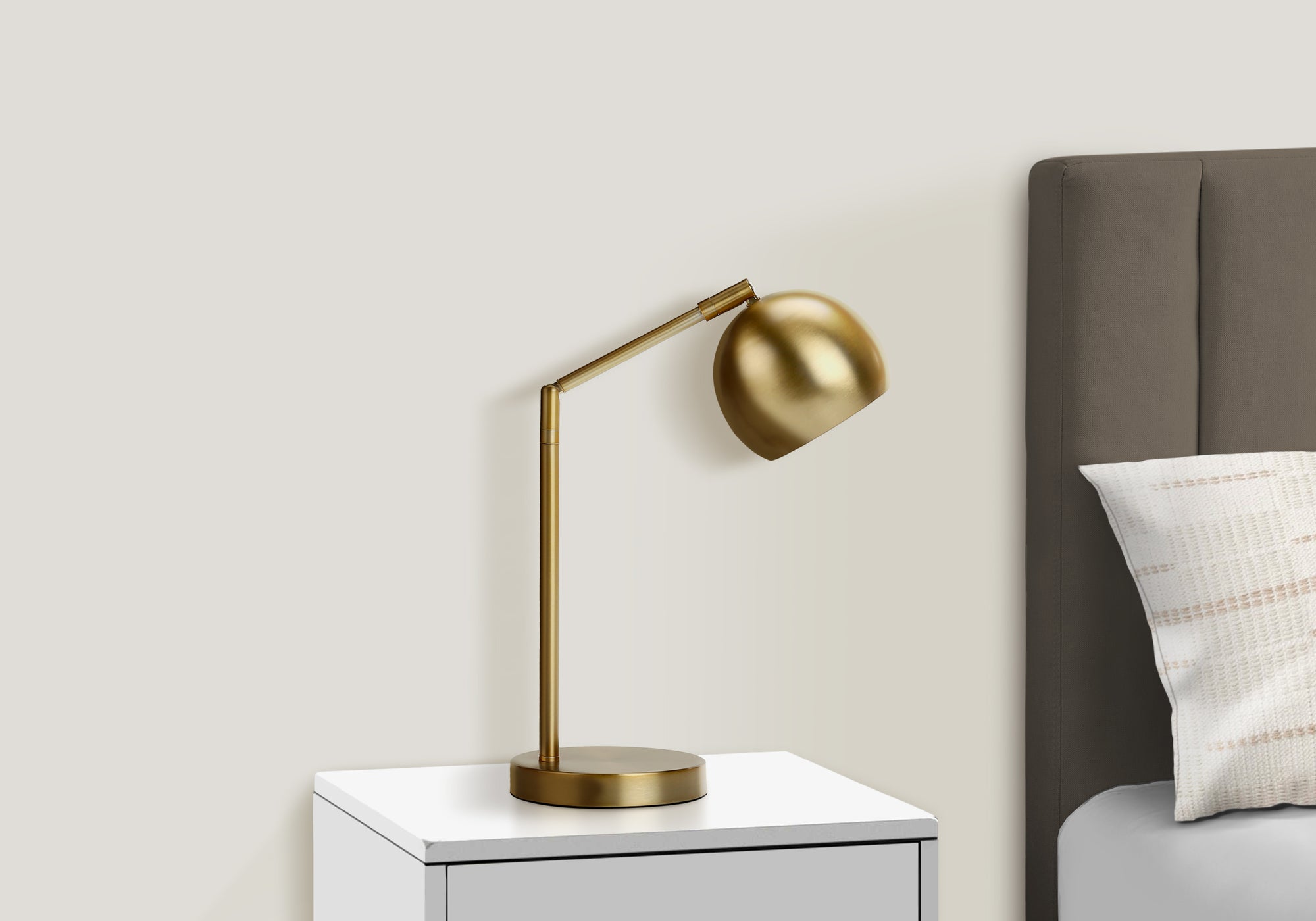 LIGHTING - 19""H TABLE LAMP GOLD METAL / GOLD SHADE