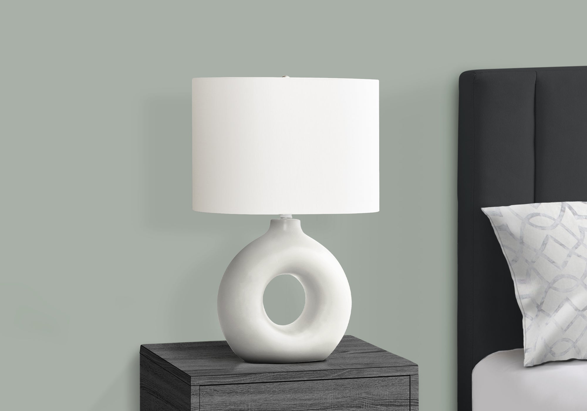 LIGHTING - 24""H TABLE LAMP WHITE CERAMIC / IVORY SHADE
