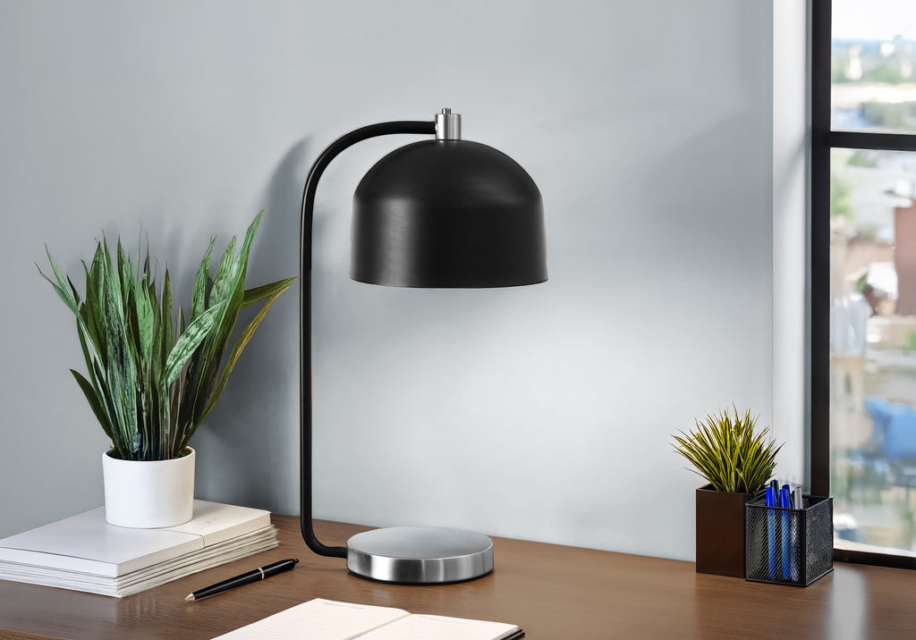 LIGHTING - 18""H TABLE LAMP BLACK / SILVER METAL