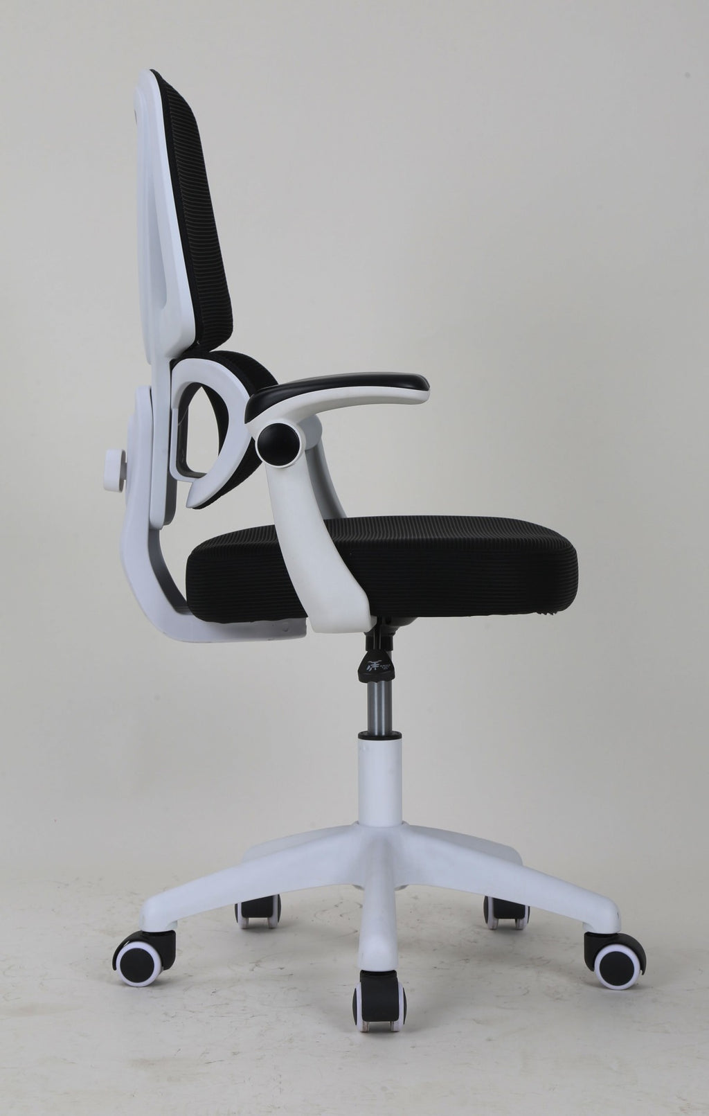 TASK CHAIR - BLACK/WHITE